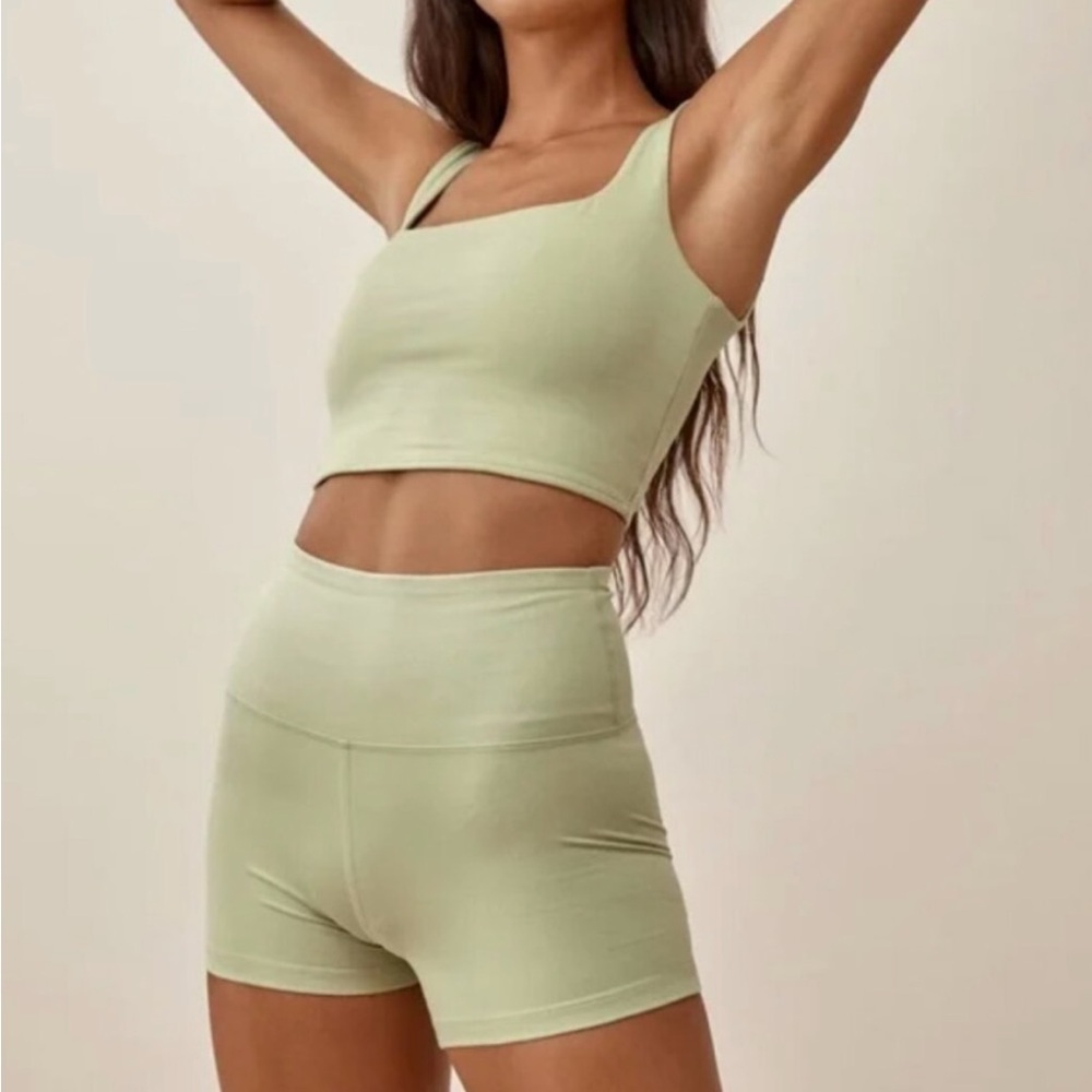 Reformation Ecostretch High Rise Shorts 3” in Limon S EUC